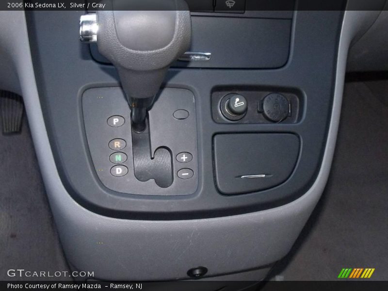Silver / Gray 2006 Kia Sedona LX