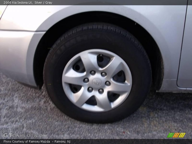Silver / Gray 2006 Kia Sedona LX