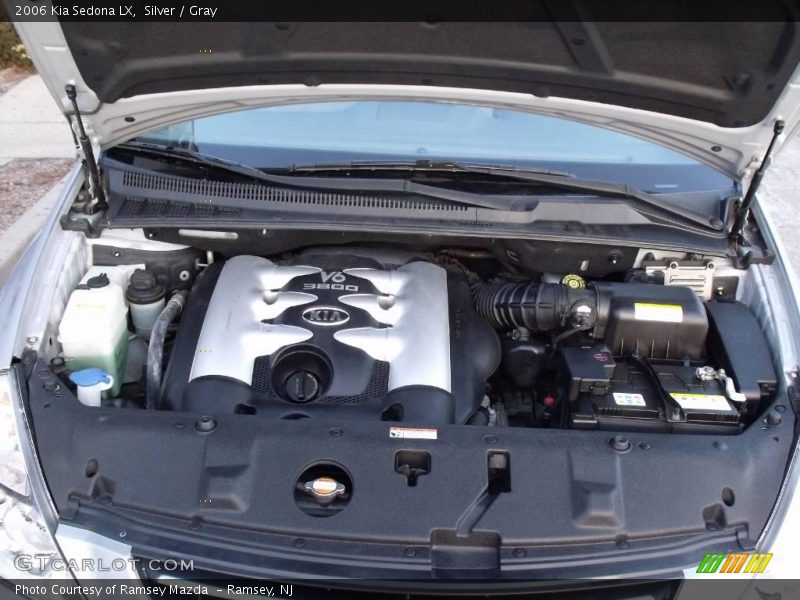 Silver / Gray 2006 Kia Sedona LX