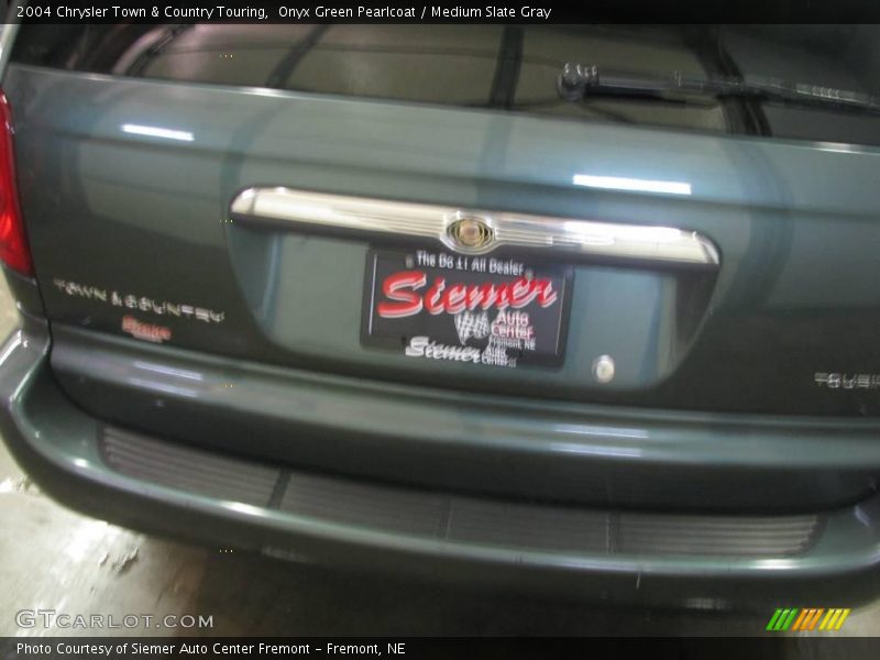 Onyx Green Pearlcoat / Medium Slate Gray 2004 Chrysler Town & Country Touring