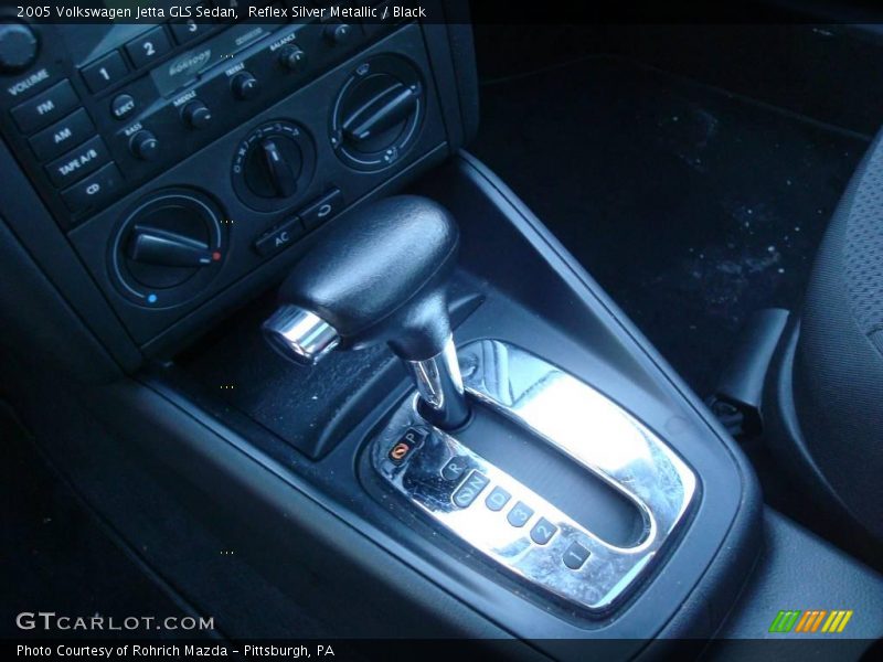Reflex Silver Metallic / Black 2005 Volkswagen Jetta GLS Sedan