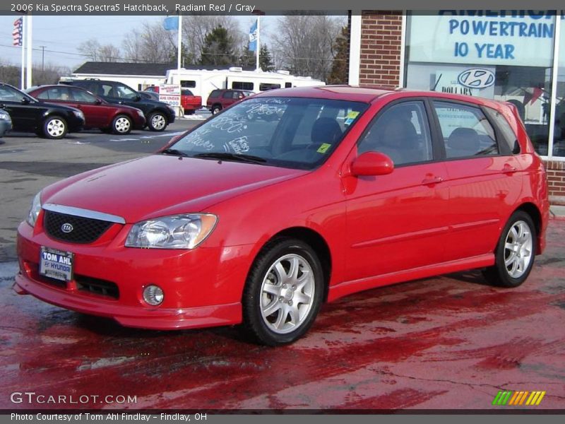 Radiant Red / Gray 2006 Kia Spectra Spectra5 Hatchback