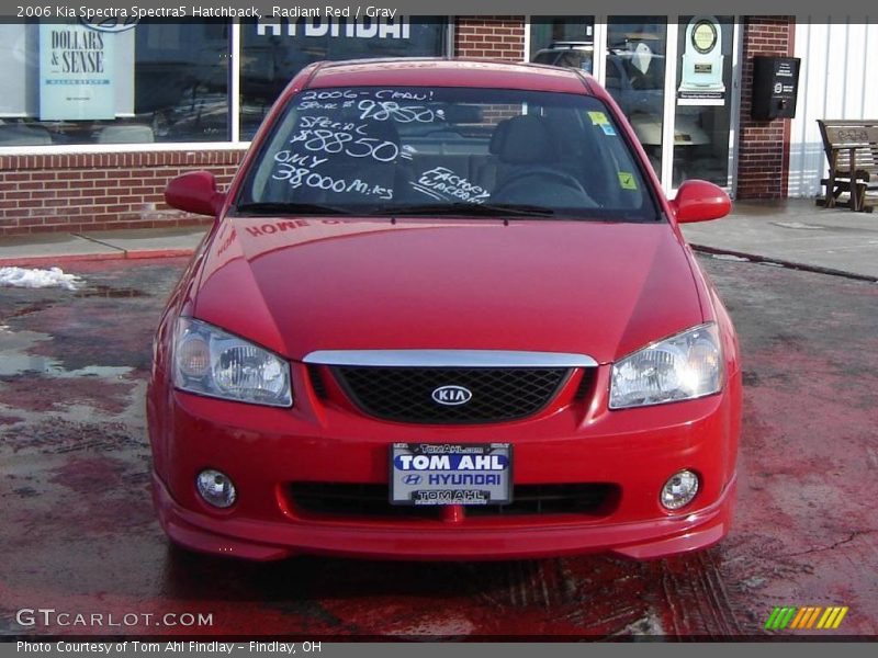 Radiant Red / Gray 2006 Kia Spectra Spectra5 Hatchback