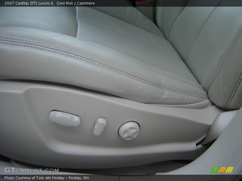 Gold Mist / Cashmere 2007 Cadillac DTS Luxury II