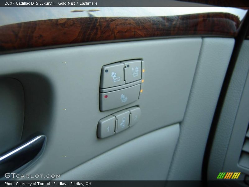 Gold Mist / Cashmere 2007 Cadillac DTS Luxury II
