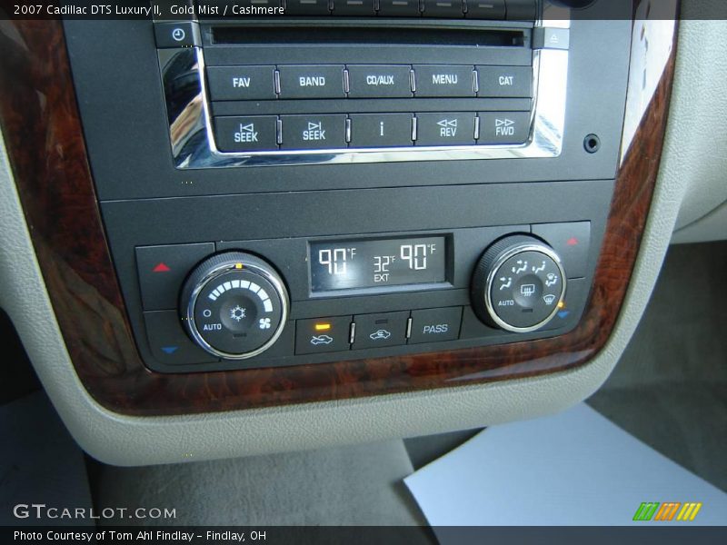 Gold Mist / Cashmere 2007 Cadillac DTS Luxury II