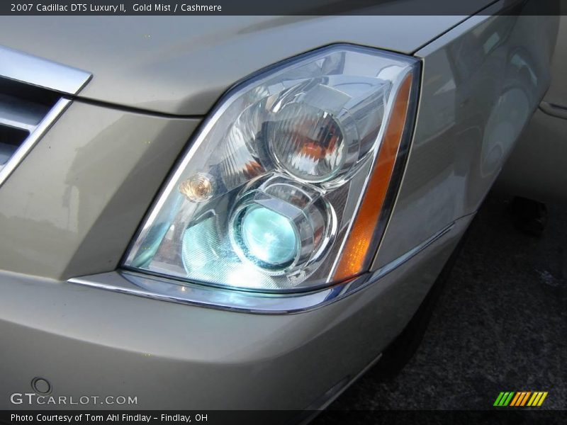 Gold Mist / Cashmere 2007 Cadillac DTS Luxury II