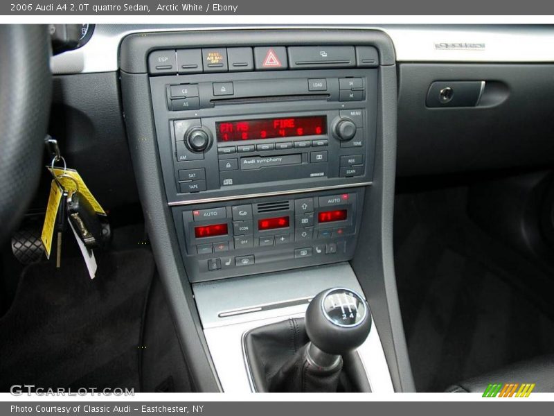 Arctic White / Ebony 2006 Audi A4 2.0T quattro Sedan