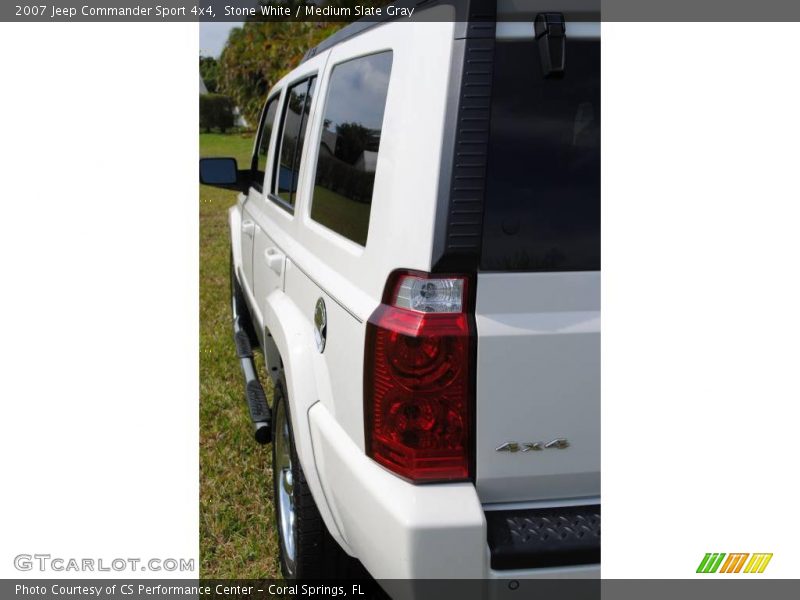 Stone White / Medium Slate Gray 2007 Jeep Commander Sport 4x4