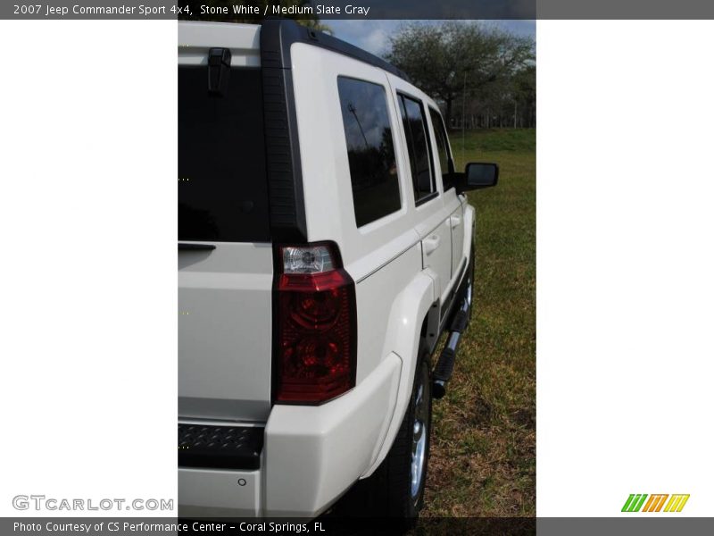 Stone White / Medium Slate Gray 2007 Jeep Commander Sport 4x4