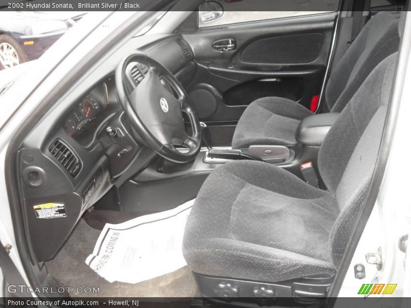 Brilliant Silver / Black 2002 Hyundai Sonata