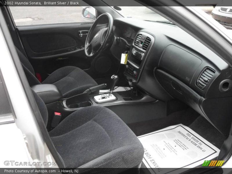 Brilliant Silver / Black 2002 Hyundai Sonata