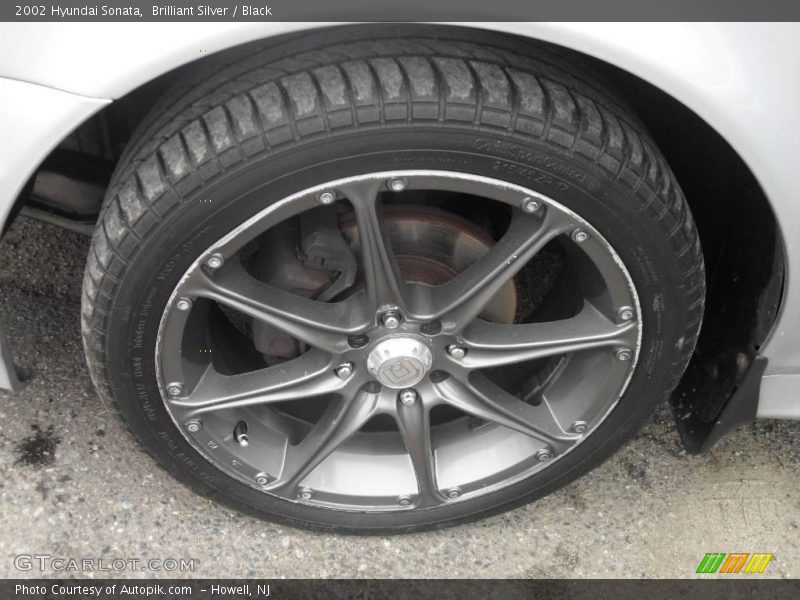 Brilliant Silver / Black 2002 Hyundai Sonata