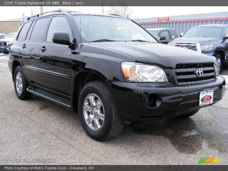 Black / Ivory 2005 Toyota Highlander V6 4WD