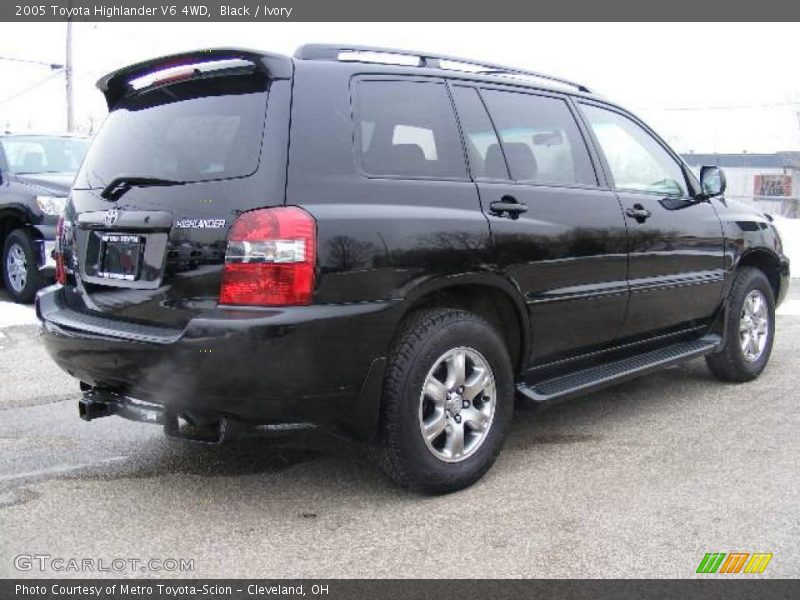 Black / Ivory 2005 Toyota Highlander V6 4WD