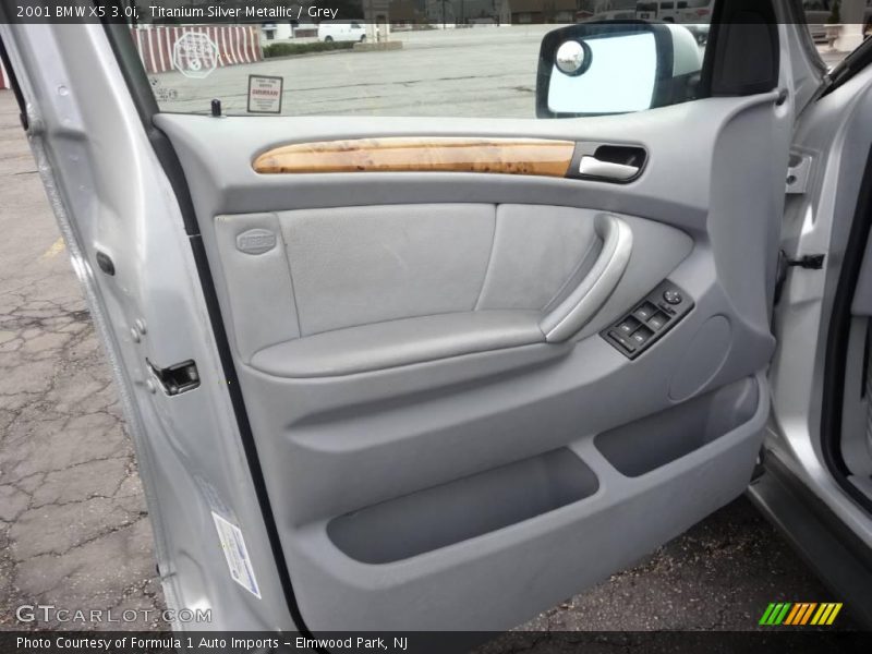 Titanium Silver Metallic / Grey 2001 BMW X5 3.0i
