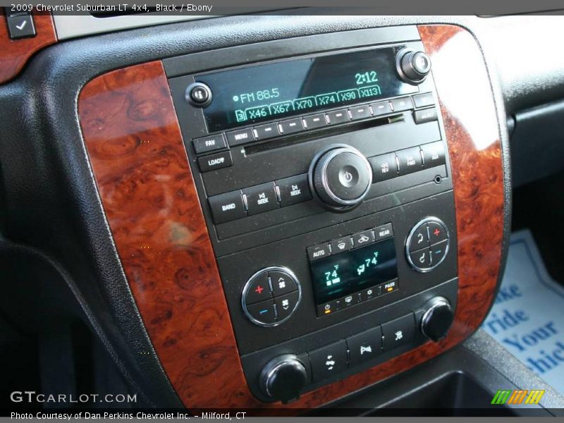 Black / Ebony 2009 Chevrolet Suburban LT 4x4