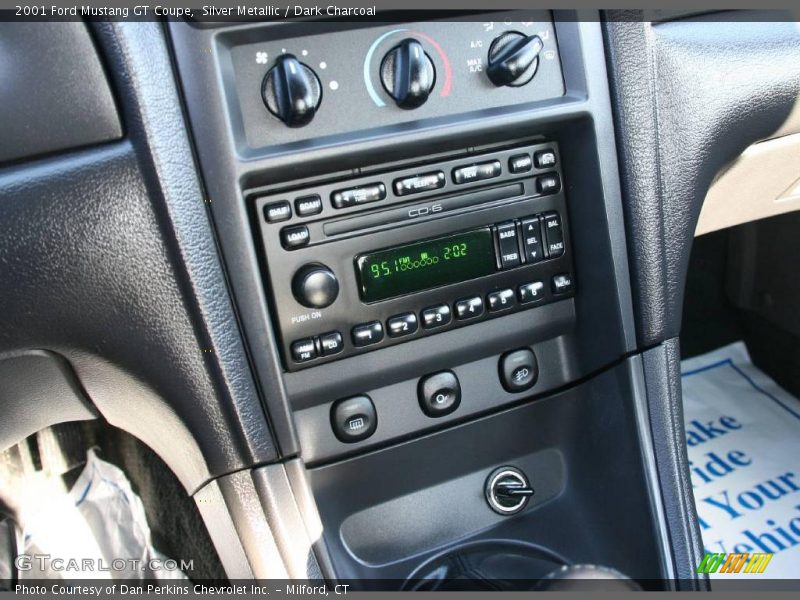 Silver Metallic / Dark Charcoal 2001 Ford Mustang GT Coupe
