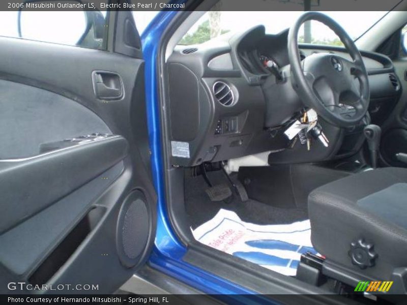 Electric Blue Pearl / Charcoal 2006 Mitsubishi Outlander LS
