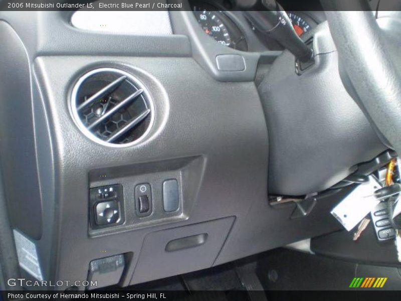 Electric Blue Pearl / Charcoal 2006 Mitsubishi Outlander LS