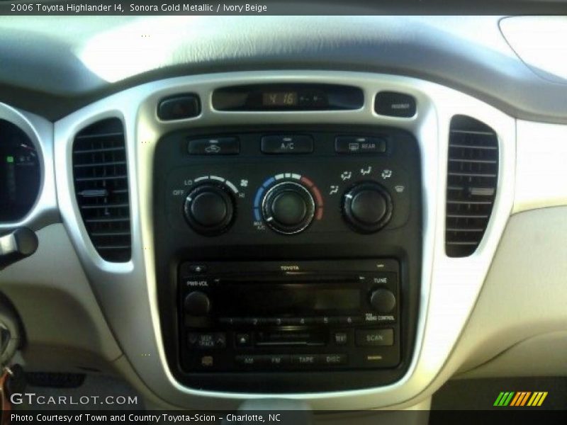 Sonora Gold Metallic / Ivory Beige 2006 Toyota Highlander I4