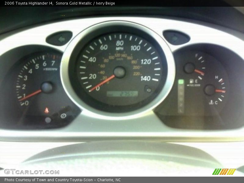 Sonora Gold Metallic / Ivory Beige 2006 Toyota Highlander I4