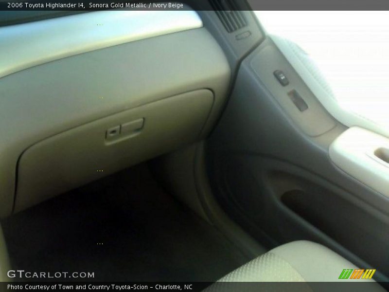 Sonora Gold Metallic / Ivory Beige 2006 Toyota Highlander I4