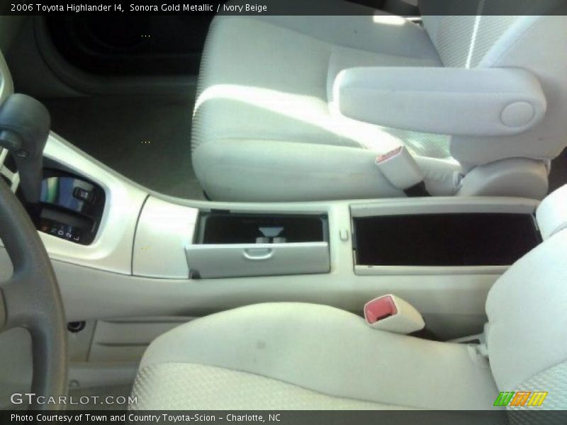 Sonora Gold Metallic / Ivory Beige 2006 Toyota Highlander I4