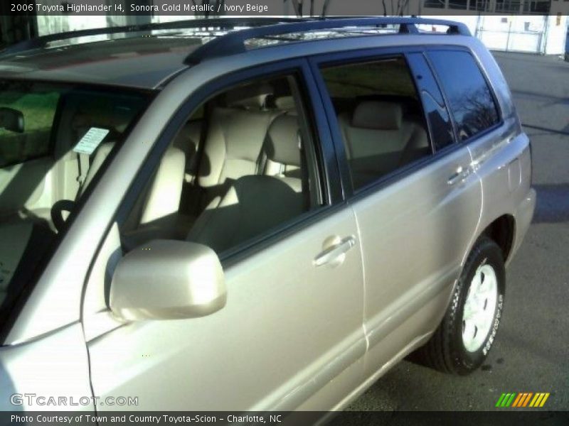 Sonora Gold Metallic / Ivory Beige 2006 Toyota Highlander I4