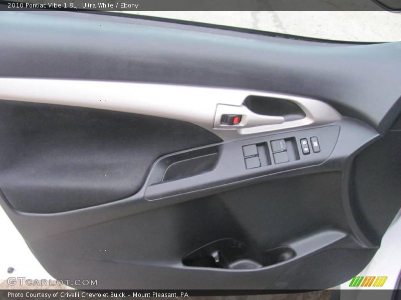 Ultra White / Ebony 2010 Pontiac Vibe 1.8L