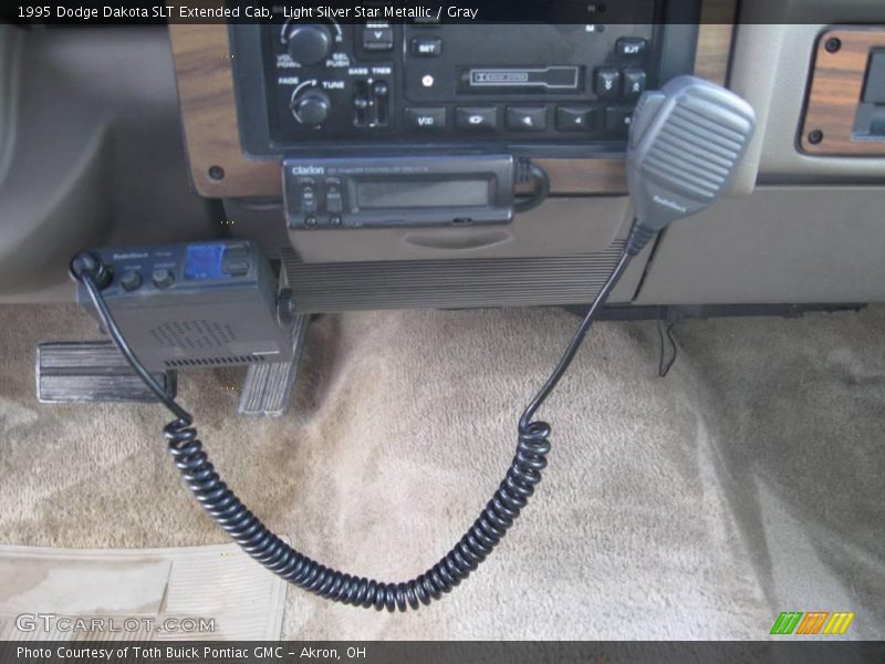 Light Silver Star Metallic / Gray 1995 Dodge Dakota SLT Extended Cab