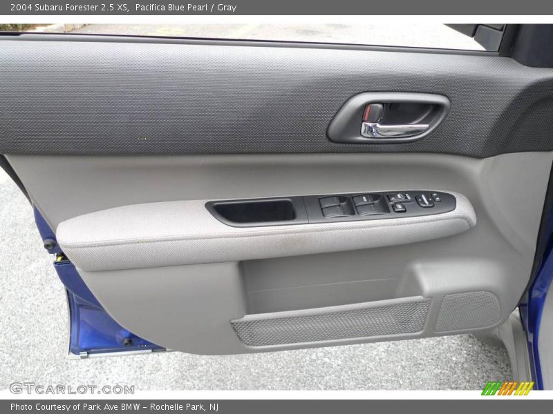 Pacifica Blue Pearl / Gray 2004 Subaru Forester 2.5 XS