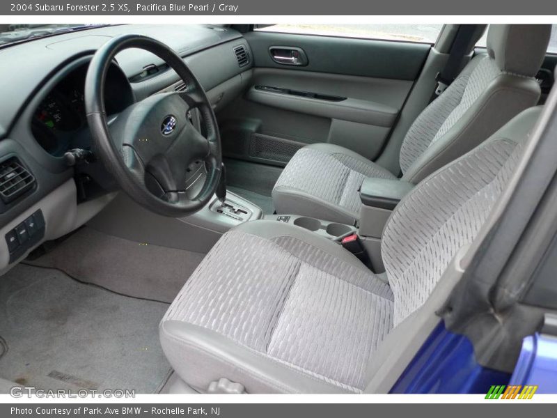 Pacifica Blue Pearl / Gray 2004 Subaru Forester 2.5 XS