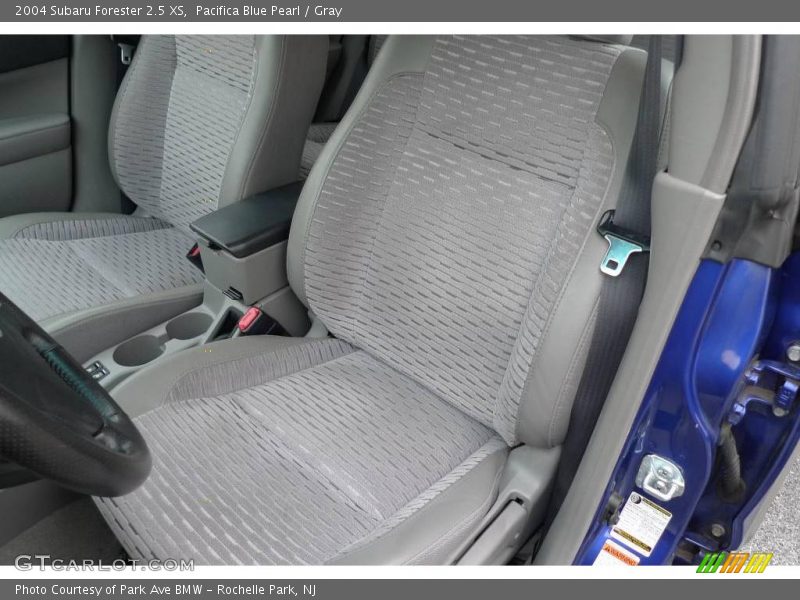Pacifica Blue Pearl / Gray 2004 Subaru Forester 2.5 XS