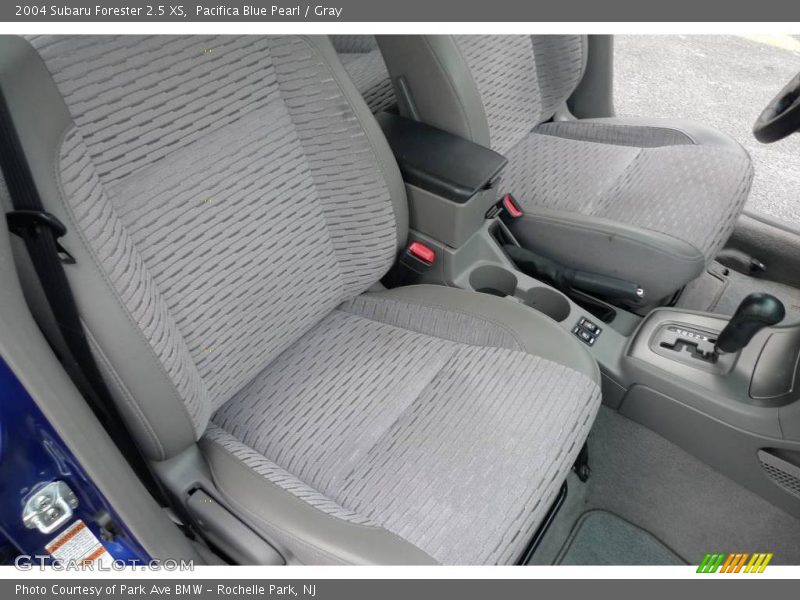 Pacifica Blue Pearl / Gray 2004 Subaru Forester 2.5 XS