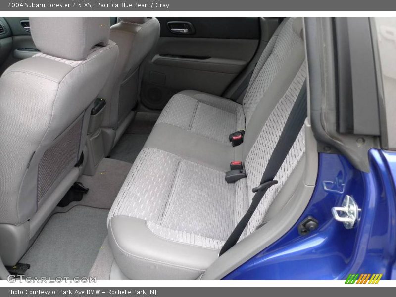 Pacifica Blue Pearl / Gray 2004 Subaru Forester 2.5 XS