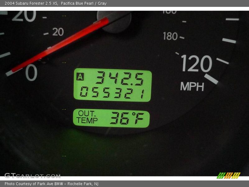 Pacifica Blue Pearl / Gray 2004 Subaru Forester 2.5 XS