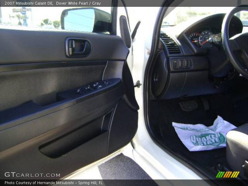 Dover White Pearl / Gray 2007 Mitsubishi Galant DE