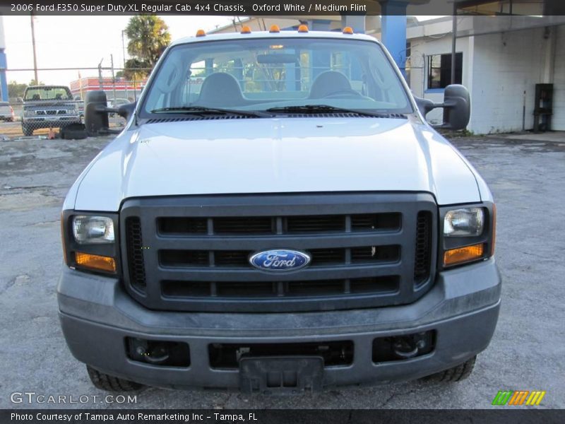 Oxford White / Medium Flint 2006 Ford F350 Super Duty XL Regular Cab 4x4 Chassis