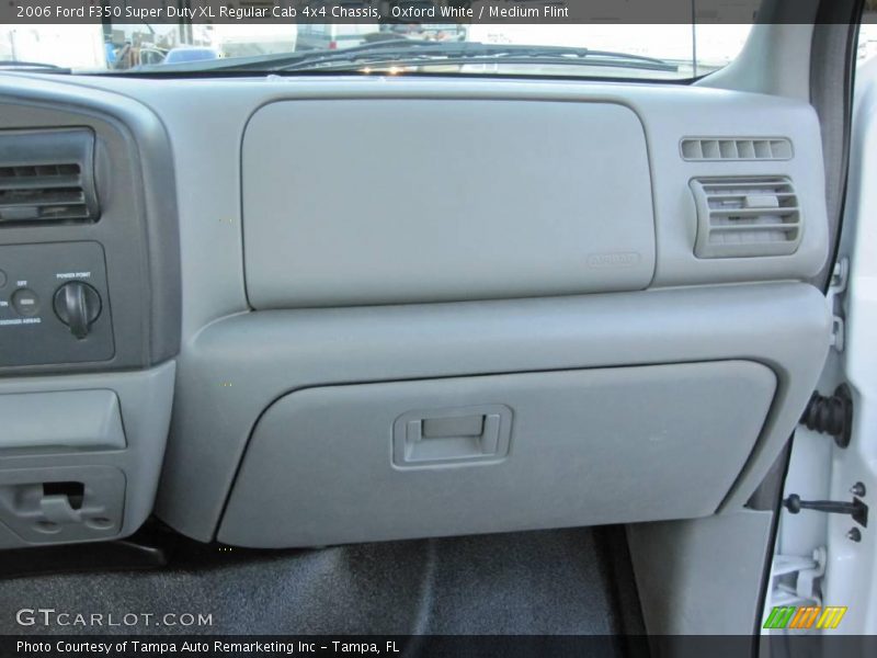 Oxford White / Medium Flint 2006 Ford F350 Super Duty XL Regular Cab 4x4 Chassis