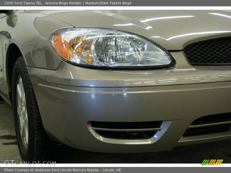 Arizona Beige Metallic / Medium/Dark Pebble Beige 2006 Ford Taurus SEL