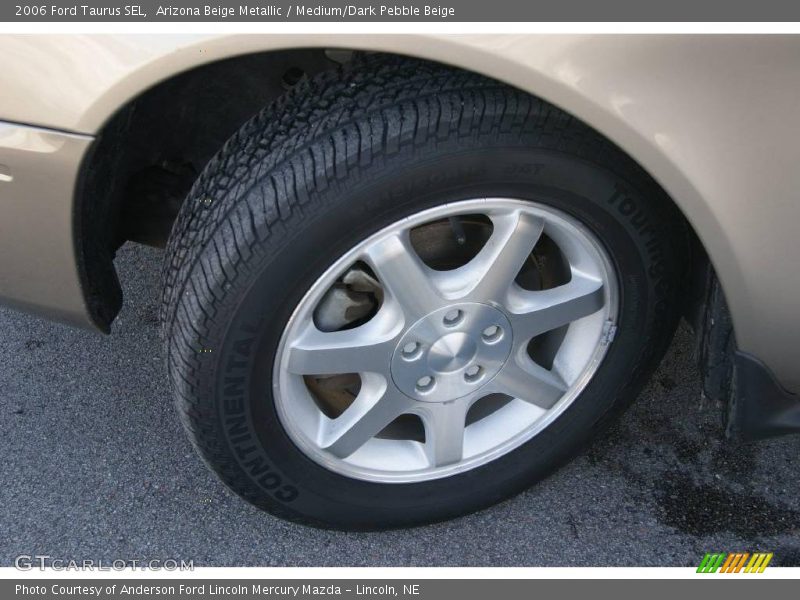 Arizona Beige Metallic / Medium/Dark Pebble Beige 2006 Ford Taurus SEL