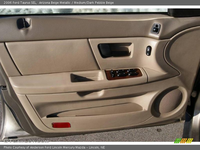 Arizona Beige Metallic / Medium/Dark Pebble Beige 2006 Ford Taurus SEL