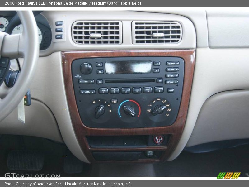 Arizona Beige Metallic / Medium/Dark Pebble Beige 2006 Ford Taurus SEL