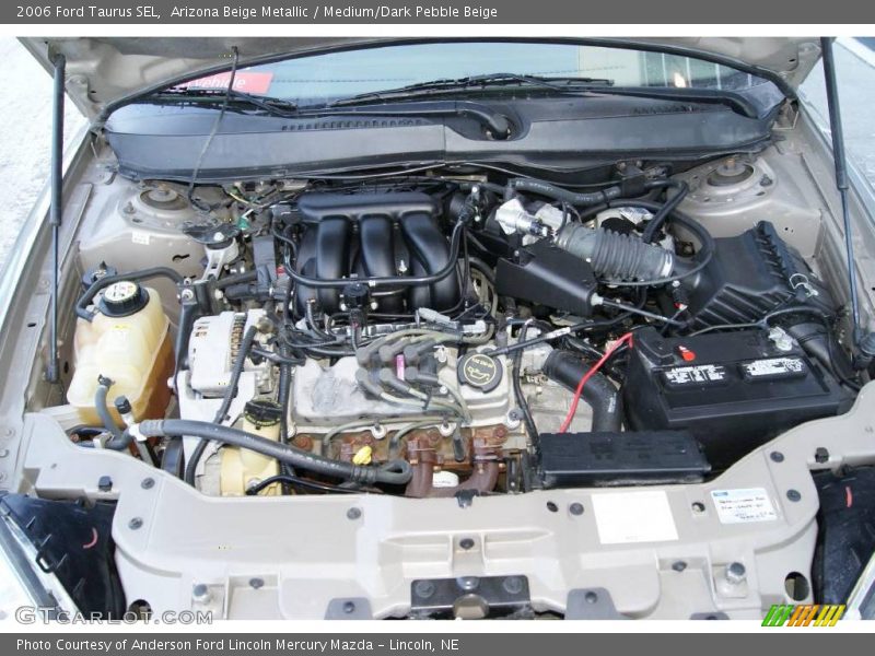 Arizona Beige Metallic / Medium/Dark Pebble Beige 2006 Ford Taurus SEL
