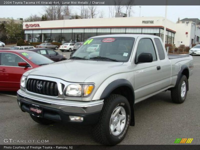 Lunar Mist Metallic / Charcoal 2004 Toyota Tacoma V6 Xtracab 4x4