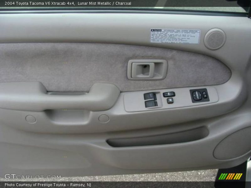 Lunar Mist Metallic / Charcoal 2004 Toyota Tacoma V6 Xtracab 4x4