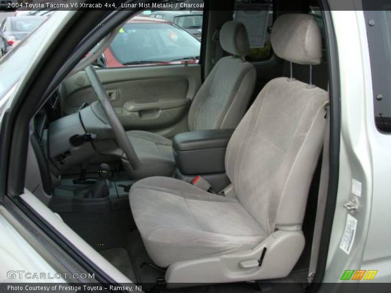 Lunar Mist Metallic / Charcoal 2004 Toyota Tacoma V6 Xtracab 4x4