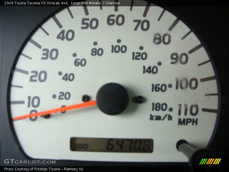 Lunar Mist Metallic / Charcoal 2004 Toyota Tacoma V6 Xtracab 4x4