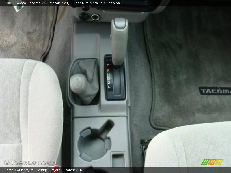 Lunar Mist Metallic / Charcoal 2004 Toyota Tacoma V6 Xtracab 4x4